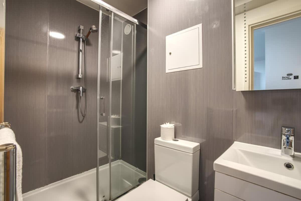 2Br City Centre Apt, Self Check In, Wifi, By Derbnb Sheffield Exterior photo