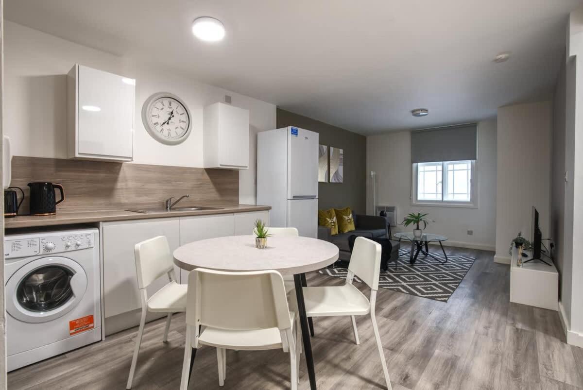 2Br City Centre Apt, Self Check In, Wifi, By Derbnb Sheffield Exterior photo